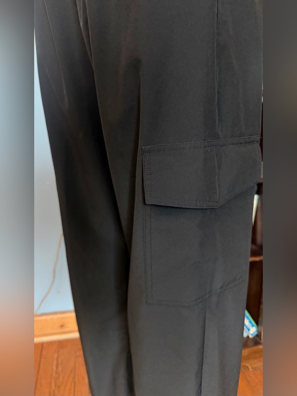 Women's Black Straight-Leg Cargo Pants Sz L - Picture 3 of 9